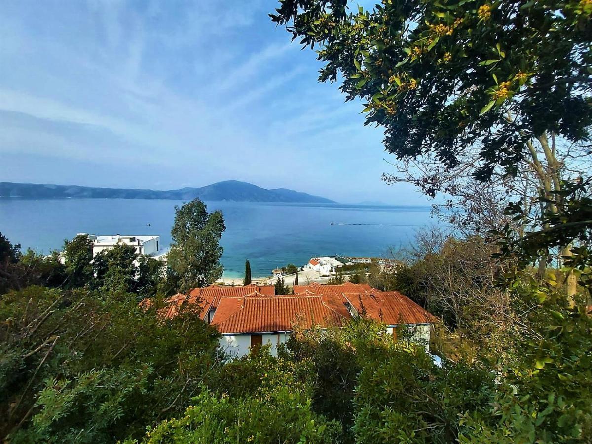 Ramo's Cozy Beachside Haven With Panoramic Views - 1st * Vlora